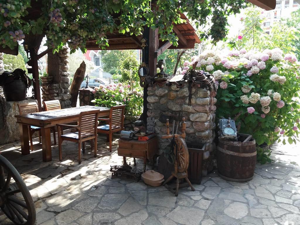 Guesthouse Berlin Bar Exterior photo